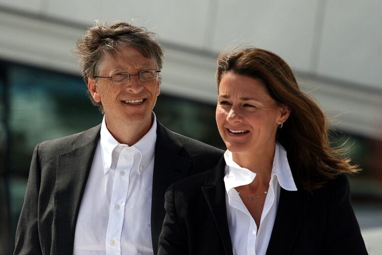 Bill Gates and the high tech loo